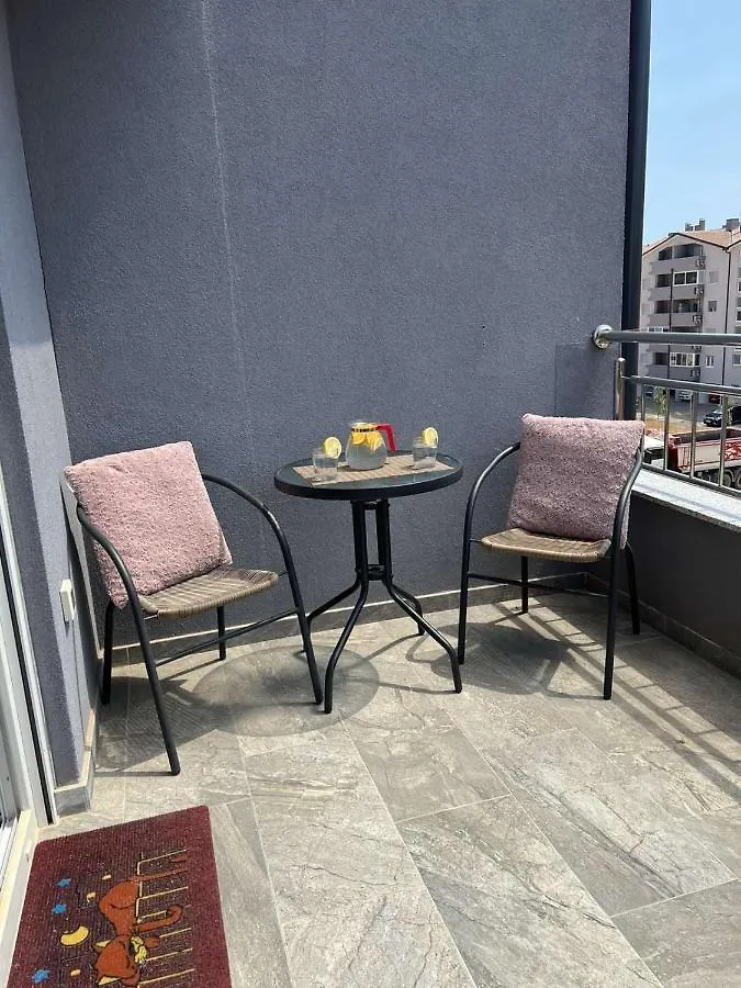 Apartment Pink Sky Pula 0*,