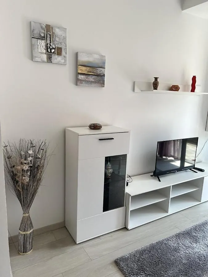 Apartment Pink Sky 0*, Pula Croatia