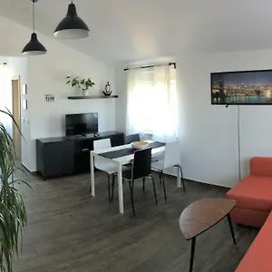  Apartment Fine&shine