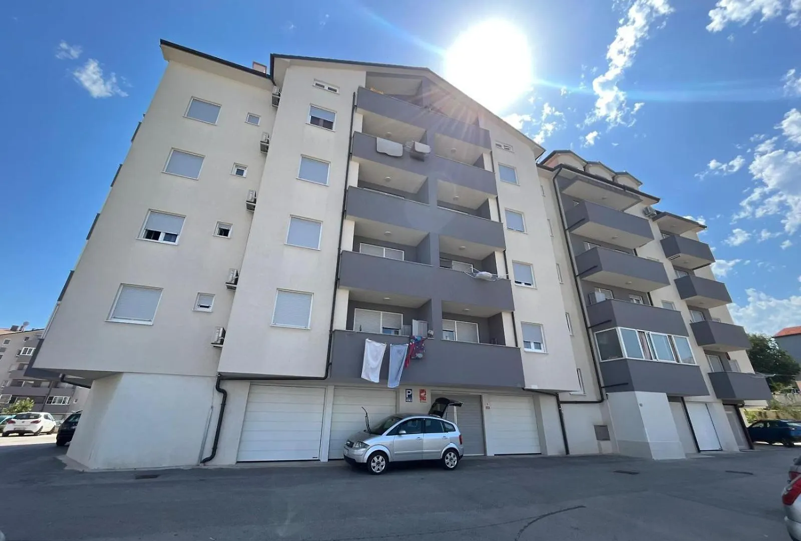 Apartment Pink Sky Pula 0*,  Kroatien